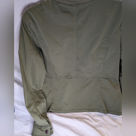 Baccini Army Green jacket, lightweight, size LARGE 4 front pockets. Button up - Picture 12 of 14